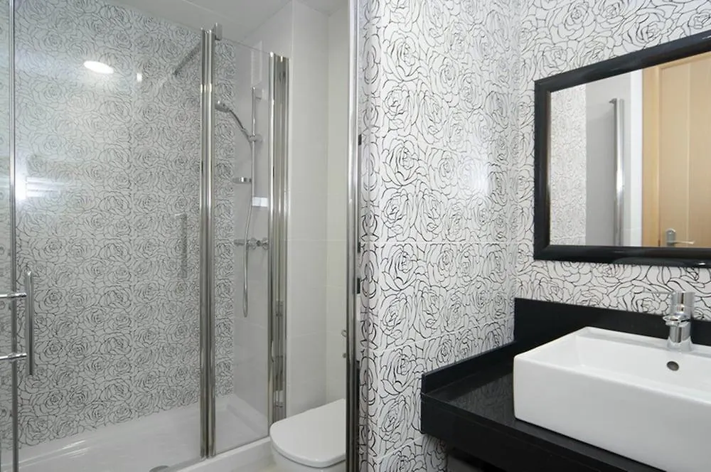 Aparthotel Rambla108 Barcellona 3*,